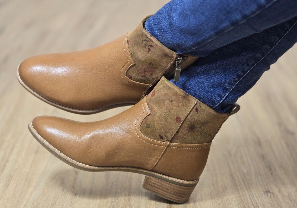 Carter Womens Wide Fit Comfortable Leather Ankle Boots