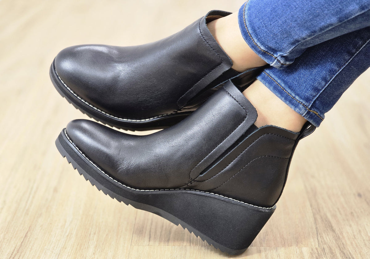 Emeree Womens Comfortable Leather Wedge Ankle Boots