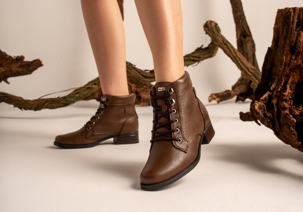 Minki Womens Comfortable Brazilian Leather Lace Up Boots
